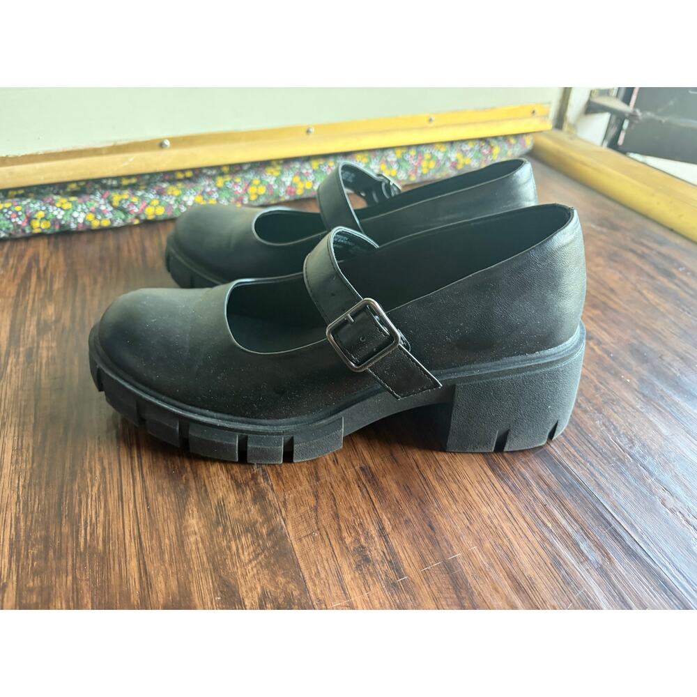Madden NYC womens 8.5 mary jane heels
